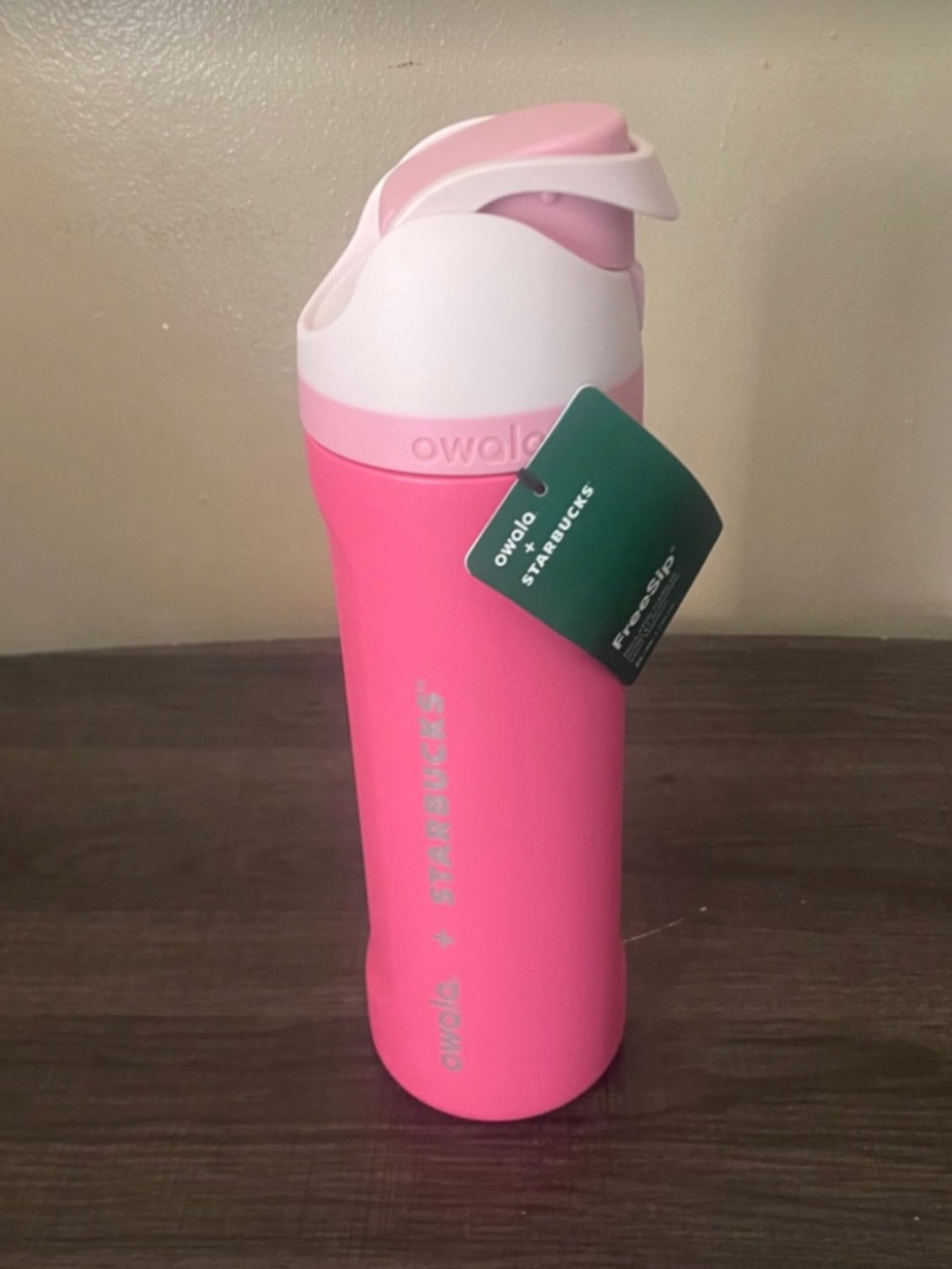 Owala x Starbucks 24 oz free sip (hot pink/pale pink)